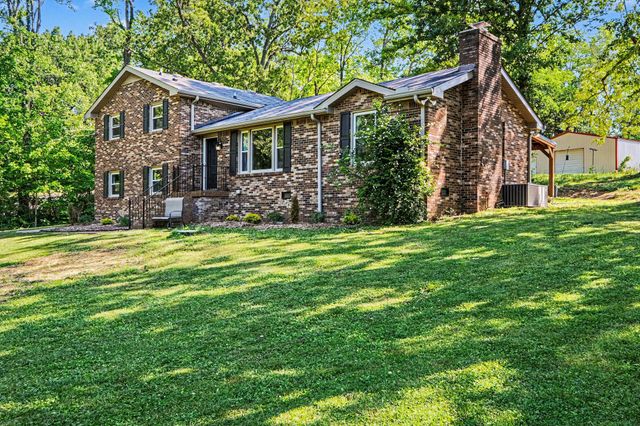 244 Lee Rd, Cottontown, TN 37048