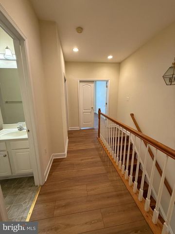 708 REDGATE LN, Woodbridge, VA 22191