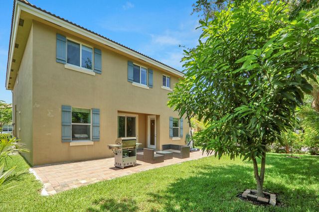 4701 Foxtail Palm Court, Lake Worth, FL 33463