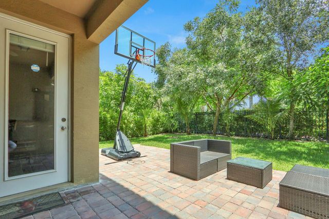 4701 Foxtail Palm Court, Lake Worth, FL 33463