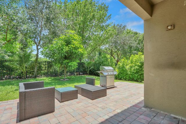 4701 Foxtail Palm Court, Lake Worth, FL 33463