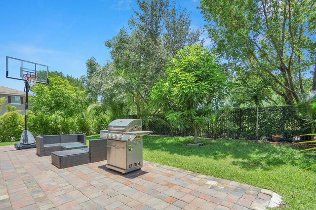 4701 Foxtail Palm Court, Lake Worth, FL 33463