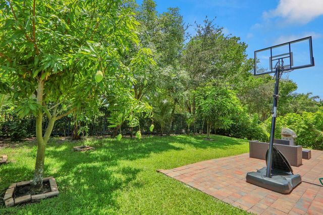 4701 Foxtail Palm Court, Lake Worth, FL 33463