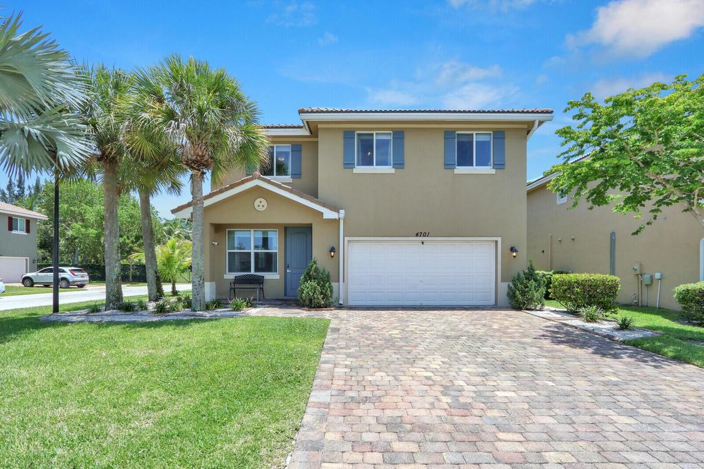4701 Foxtail Palm Court, Lake Worth, FL 33463