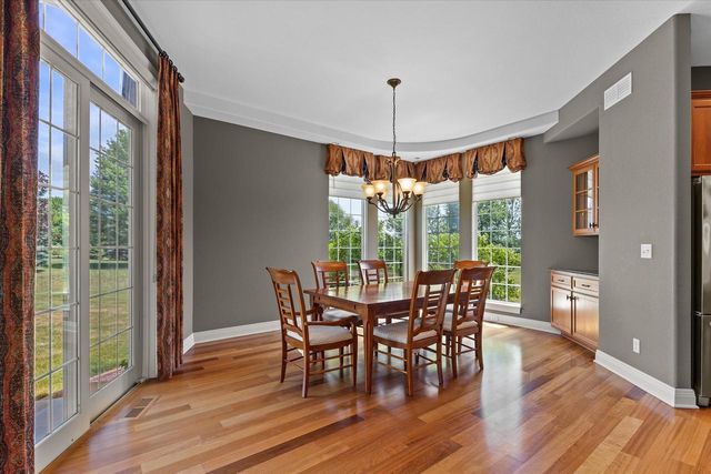 W358N6658 Spring Hollow CIRCLE, Oconomowoc, WI 53066