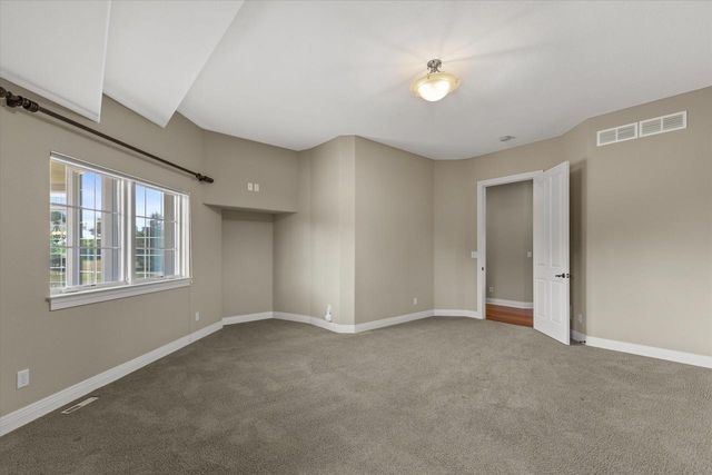 W358N6658 Spring Hollow CIRCLE, Oconomowoc, WI 53066