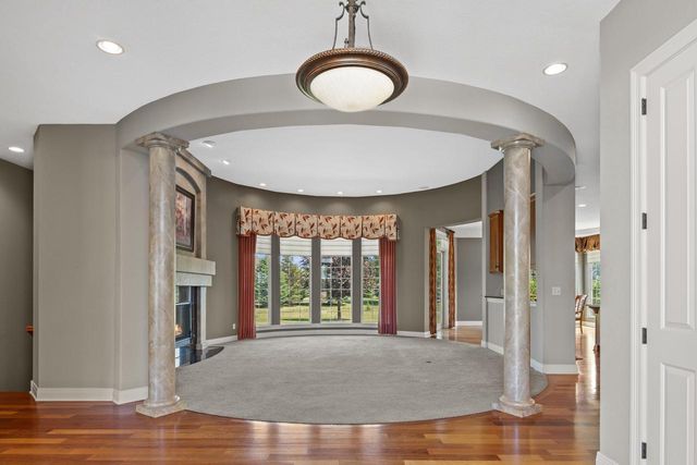 W358N6658 Spring Hollow CIRCLE, Oconomowoc, WI 53066