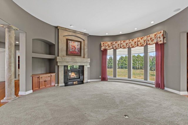 W358N6658 Spring Hollow CIRCLE, Oconomowoc, WI 53066