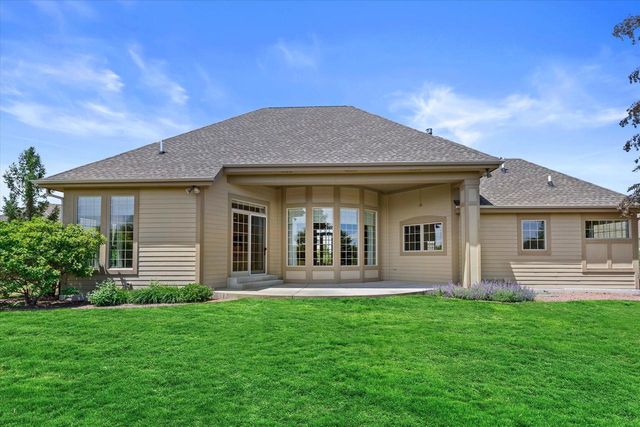 W358N6658 Spring Hollow CIRCLE, Oconomowoc, WI 53066