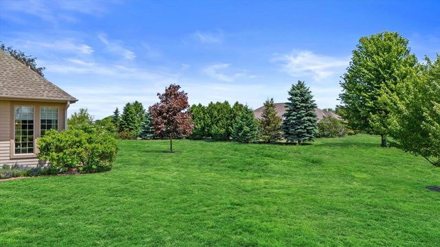 W358N6658 Spring Hollow CIRCLE, Oconomowoc, WI 53066
