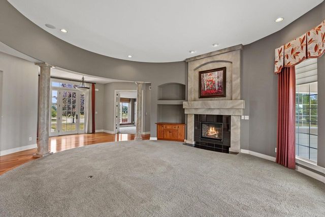 W358N6658 Spring Hollow CIRCLE, Oconomowoc, WI 53066
