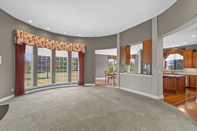 W358N6658 Spring Hollow CIRCLE, Oconomowoc, WI 53066