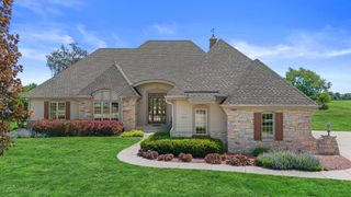 W358N6658 Spring Hollow CIRCLE, Oconomowoc, WI 53066