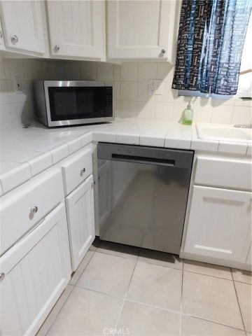 755 Valley View Avenue B, Monrovia, CA 91016