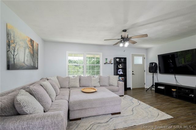 4498 Bethel Road, Floyds Knobs, IN 47119