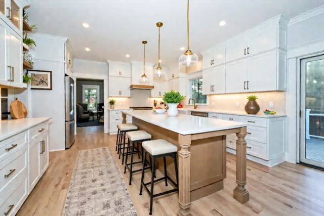 6 Briar Ln, Natick, MA 01760