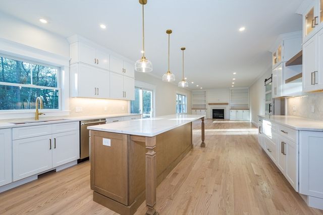 6 Briar Ln, Natick, MA 01760