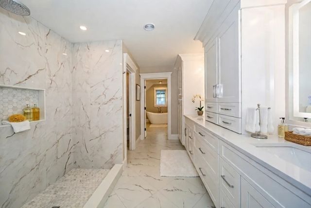 6 Briar Ln, Natick, MA 01760