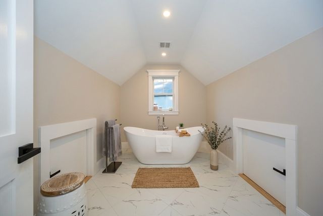 6 Briar Ln, Natick, MA 01760