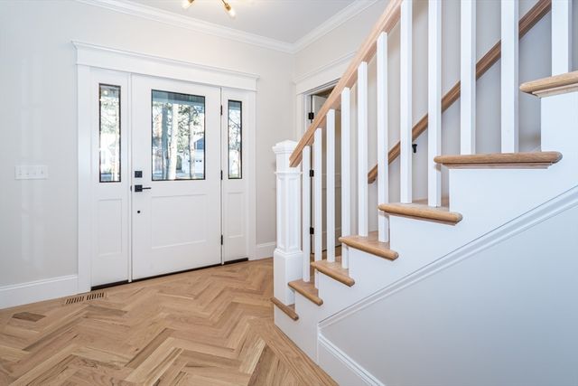 6 Briar Ln, Natick, MA 01760