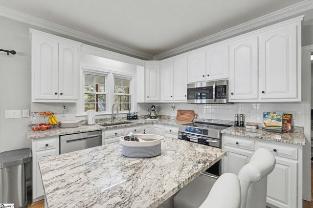 4 Atchison Way, Simpsonville, SC 29680