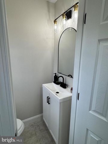 869 WHITMAN DR, Blackwood, NJ 08012