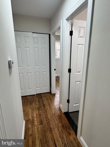 869 WHITMAN DR, Blackwood, NJ 08012