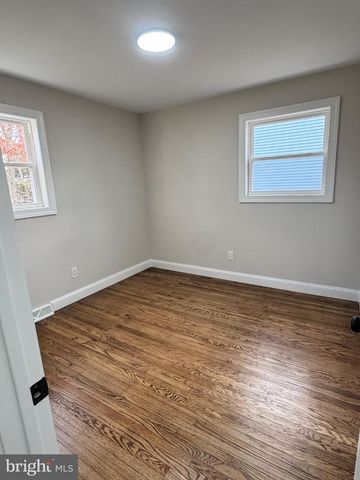 869 WHITMAN DR, Blackwood, NJ 08012