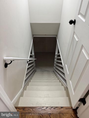 869 WHITMAN DR, Blackwood, NJ 08012