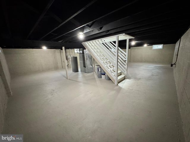 869 WHITMAN DR, Blackwood, NJ 08012