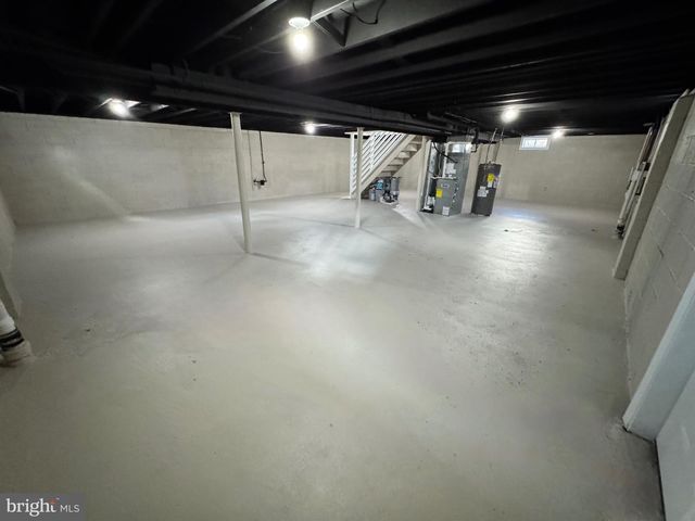 869 WHITMAN DR, Blackwood, NJ 08012