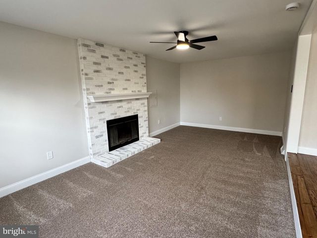 869 WHITMAN DR, Blackwood, NJ 08012