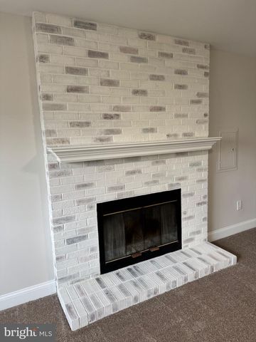 869 WHITMAN DR, Blackwood, NJ 08012