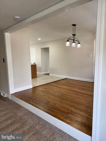 869 WHITMAN DR, Blackwood, NJ 08012