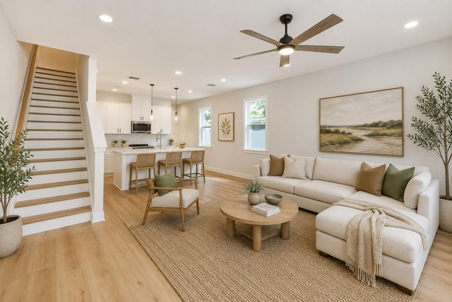 1913 W BEACH STREET, Tampa, FL 33607