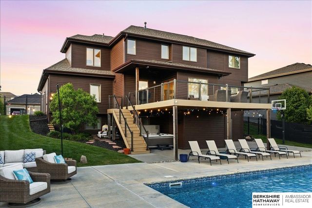 17001 Bondesson Parkway, Bennington, NE 68007