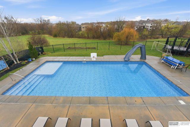 17001 Bondesson Parkway, Bennington, NE 68007