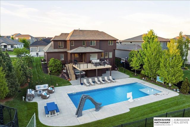 17001 Bondesson Parkway, Bennington, NE 68007