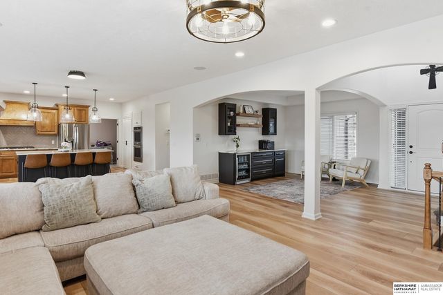 17001 Bondesson Parkway, Bennington, NE 68007