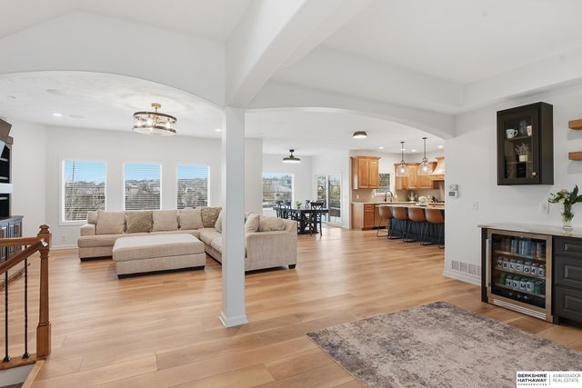 17001 Bondesson Parkway, Bennington, NE 68007