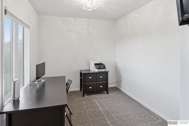 17001 Bondesson Parkway, Bennington, NE 68007