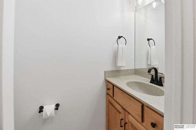 17001 Bondesson Parkway, Bennington, NE 68007