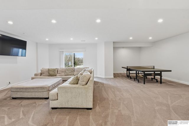 17001 Bondesson Parkway, Bennington, NE 68007