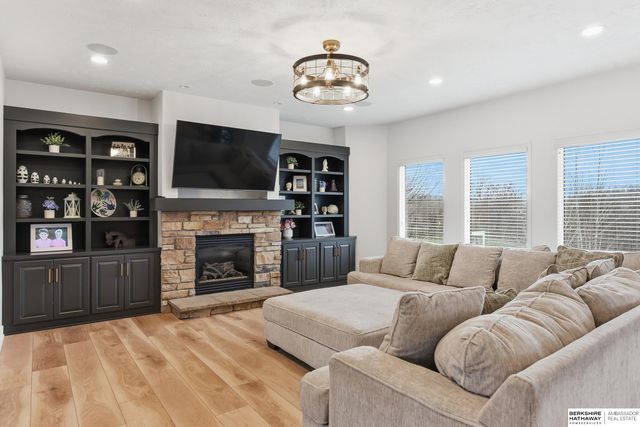 17001 Bondesson Parkway, Bennington, NE 68007