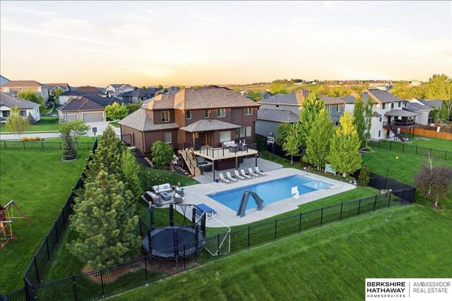 17001 Bondesson Parkway, Bennington, NE 68007