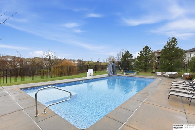 17001 Bondesson Parkway, Bennington, NE 68007