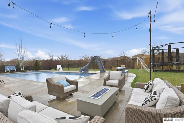 17001 Bondesson Parkway, Bennington, NE 68007