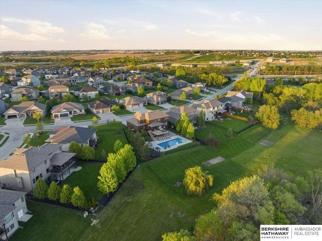 17001 Bondesson Parkway, Bennington, NE 68007
