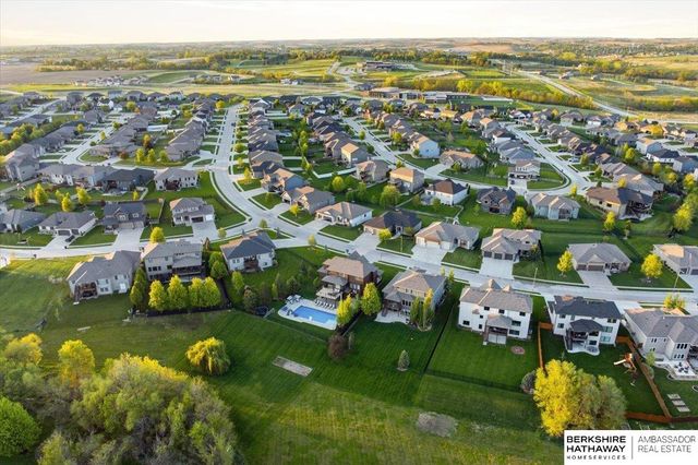 17001 Bondesson Parkway, Bennington, NE 68007