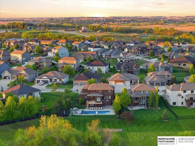 17001 Bondesson Parkway, Bennington, NE 68007